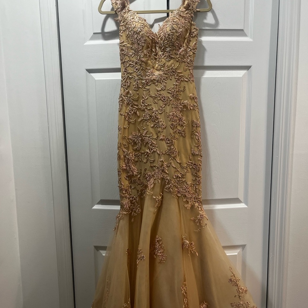 Size O beige prom dress